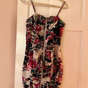Beautiful Kensie printed strap dress in size 6